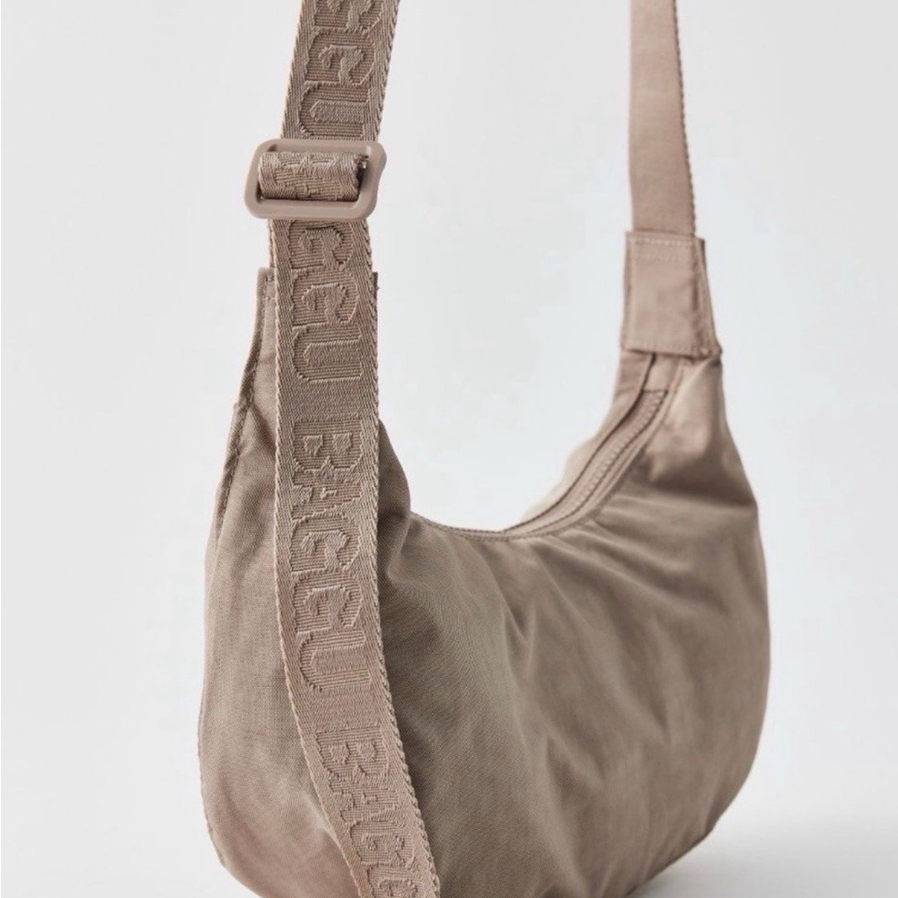 Baggu Small Crescent Bag in Dove
